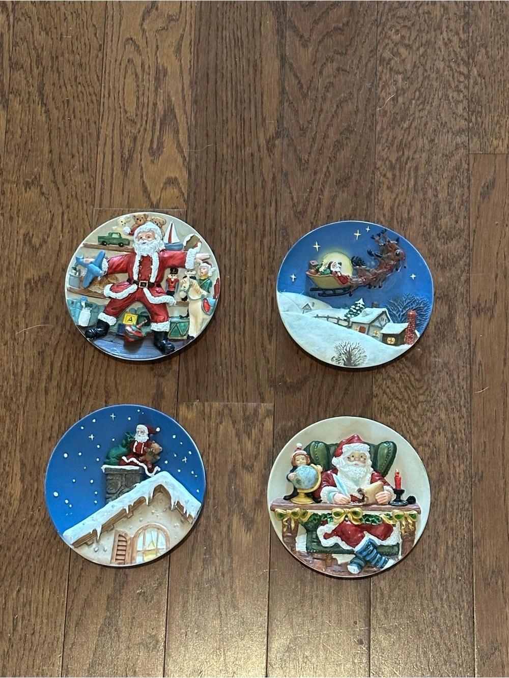Set of 4 Vintage 1997 "A Christmas Remembered" Collector's Edition 3D Plates